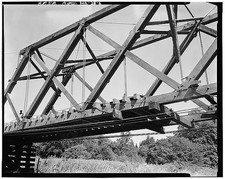 6. VIEW EXPOSED TRUSS MEMBERS ORIGINAL BRIDGE DURING DISMANTLING, August 1988 - picture