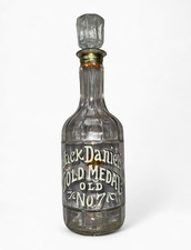 Vintage 1971 Jack Daniel’s 1904 Gold Medal Commemorative Decanter Half-Gallon picture