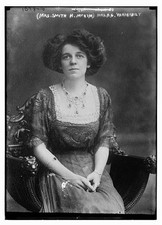 Photo:Mrs. A.G. Vanderbilt seated portrait c1910s picture