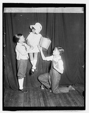 Photo:Children Performing on Stage 1929 picture