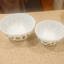 Vintage Pyrex Early American Mixing Bowls Set of 2 – Models 402 & 403 picture