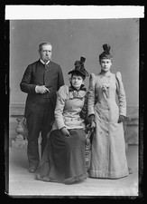 Photo:Gen. M.D. Hardin with Two Women Portrait c1891-1894 picture