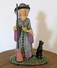 Lemax Spooky Town Figurine - Ready For A New Spell #22112 picture