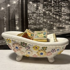 Vintage 1970s 8”  Ceramic Bathtub Figurine + 5 English Bath Tub Cubes Decor picture