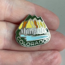 Colorado Mountain Peaks Lapel Pin River Enamel Souvenir Tourist Rocky Vintage picture