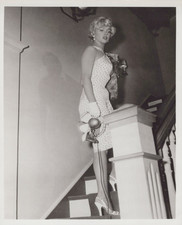 HOLLYWOOD BEAUTY MARILYN MONROE SEDUCTIVE POSE 1960s PORTRAIT VINTAGE PHOTO 538 picture