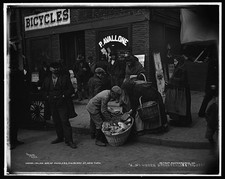 Photo:Mulberry St New York Italian Bread Peddlers 1900s Street Scene picture
