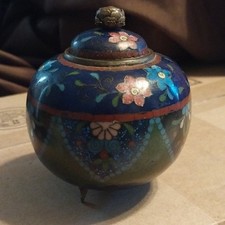 ANTIQUE JAPANESE  MEIJI CLOISONNE KORO LIDDED INCENSE BURNER ADVENTUINE ENAMEL  picture