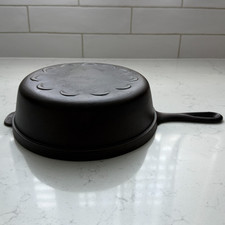 Vtg 1930s Lodge Scalloped Crescent Moon Cast Iron Skillet Chicken Fryer, Flat picture