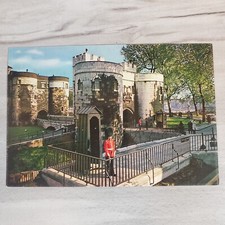 Postcard London Guards  Sentry At Tower of  Scots on Duty England Continental  picture