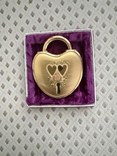 Vintage La Mode Heart Compact W/ Powder Puff Net & Mirror& Original Unused Rouge picture