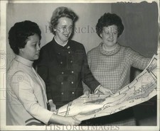 1969 Press Photo Mrs. T.H. Shepard, Mrs. William E. Wright, and Mrs. Kwong picture