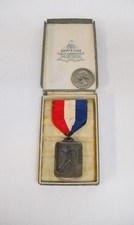 1929 PITTS. PRESS 50,000 METER WALKING MARATHON MEDAL/BOX-DIEGES & CLUST-GOOD picture