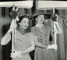 1956 Press Photo Mrs. Jay R. Hanson and Mrs. Harry E. Emmel model favorite hats picture