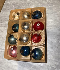 Set of 10 Vintage Shiny Bright ￼Christmas Ball Ornaments in Original Box picture