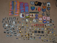 HUGE LOT OF HUNDREDS OF VINTAGE US FLAGS, MILITARY PINS, MEDALS & MORE picture