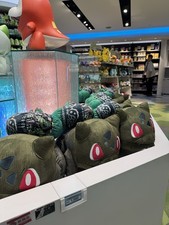 Pokémon Sean Wotherspoon x Pokémon Center Bulbasaur Plush August PSL picture