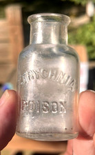 SCARCE CLEAR OVAL STRYCHNIA POISON BOTTLE 2 1/2