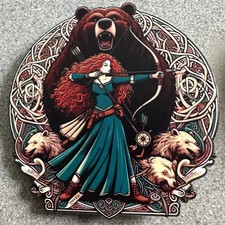PIN MERIDA SHOOTING BOW & ARROW QUEEN ELINOR BEAR MOM 3
