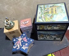 Boyd’s Bear, 3 Decorative Box’s,  2 Bobs Boxes, And 1 Bear Star Box. picture