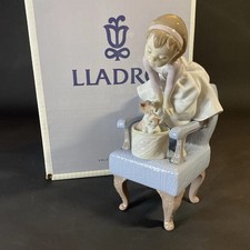 NEW LLADRO PURR-FECT FRIENDS CAT GIRL FIGURINE #9547 BRAND NIB SAVE$$ RARE F/SH picture