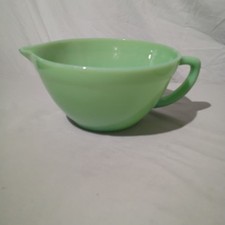 Jadeite Fire King Oven Ware Mixing Batter Bowl Spout D Handle Jade-ite USA 7.5