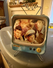 Vandor Andy Griffith Show Men of Mayberry Tin w/ Feet Square Metal 6 “ w/ feet picture