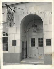 1951 Press Photo Exterior view of the State Street Trust Company Building-Boston picture