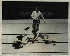 1931 Press Photo Willard Weiss Koed by Barney Smith at Madison Square Garden picture