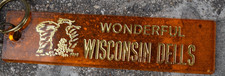 1980's Wonderful Wisconsin Dells Souvenir Keychain ~ picture