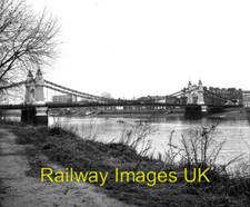Photo - Hammersmith Bridge c1982 picture
