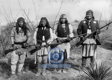 APACHE WARRIORS GERONIMO YANOZHA CHAPPO & FUN 1886 5X7 PHOTOGRAPH REPRINT picture
