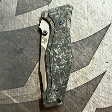 RARE Benchmade Vicar Marbled Carbon Fiber Handle, blue titanium screws. #370 picture