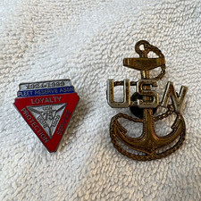Vintage USN Military Pin Lot: 1924-1999 Fleet Reserve Assn & CPO Anchor Badge picture