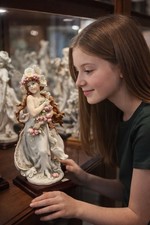 Giuseppe Armani “Summer” Figurine Italy Capodimonte Porcelain Signed 9” picture