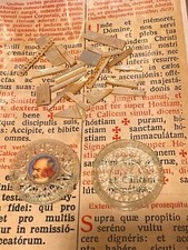 RARE RELIC Padre Pio : Stunning ex-vestibus with N.24 mother pearl pieces picture