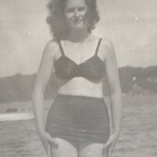 c1940s Swimsuit Barefoot Woman Beach Snapshot Photo Lake Shoreline Swimwear 5