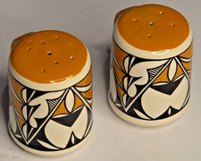 Vintage 1970s Taiwan Ceramic Salt Pepper Shakers Mug Mod Floral Retro Pair picture