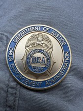 DEA Special Agent Challenge Coin – DOJ Drug Enforcement Collectible picture