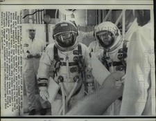 1966 Press Photo Richard Gordon, Charles Conrad of Gemini 11 at Cape Kennedy, FL picture