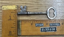 🌿 🗝️ Vintage Antique R & E Skeleton Key #59 Russell Erwin picture