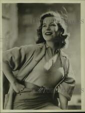 Press Photo Actress Smiling in Portrait - sap40134 picture