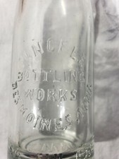 Rare Poncele Bottling Works Des Moines, Iowa in great condition 6.5 oz E.W.M picture