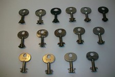 ANTIQUE VINTAGE 15 CORBIN 8 LEVER DOUBLE BIT BARREL KEYS. picture