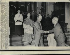 1967 Press Photo Lt. Gen. Nguyen Van Thieu in the Saigon Cathedral. - now61443 picture