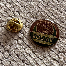 Kodiak Select Cut Wintergreen Flavored Bear Logo Pinback Button Lapel Pin picture