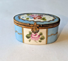 Antique French Porcelain Snuff/Trinket Box, Sèvres Style, Hand Painted, c. 1900 picture
