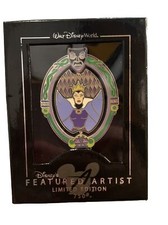 JUMBO Disney Featured Artist Evil Queen Transformation LE750 SPINNER RARE Pin picture