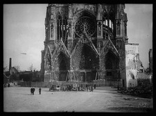 Photo:Reims France 1919 Notre Dame Cathedral Front View WWI Damage picture