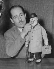English BBC television announcer Peter Haigh with a model of a - 1955 Old Photo picture